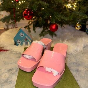 Gucci Women's Pink Sandals, Size 8 Worn once